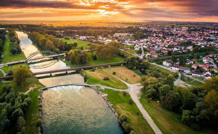 Plattling aus der Vogelperspektive - APM Hauptsitz